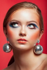 Karolina-makeup                             60's vibes
Edytorial w Make-up Trendy 3/2019
mua, photo I retusz by Karolina Rasztemborska            