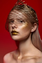 anna_ciesielka_makeup Gold!
