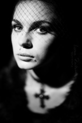iKlara Modelka: @Kańska Karolina 
Warsztaty: Between Shadow & Light Film Noir Portrait Workshops with Roza Sampolinska-Bailey
