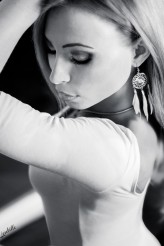Lentille_Studio Modelka: Monika Gregoryńska

Monikę można rozniwe zobaczyc na teledysku u DonGURALesko "Trochę czasu". Zachęcamy do obejrzenia.
