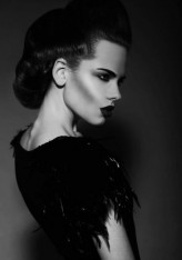 greguuuu Make-up: Anna Oronowicz

http://pressmo.pl/page-flip/shhhutter/4/#/47