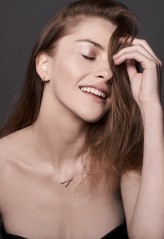 sweetcake photo&retouch Miłka Świtalska
stylizacja: Aleksandra Świtalska 
biżuteria : Wishbone fine jewellery