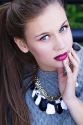 Color-Me-Beautiful-Make-Up photo: Asia Polerowicz
model: Daria