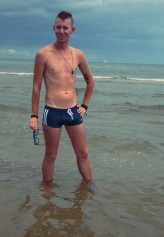 patrick94 Sesja zdjęciowa prosto z Bałtyku 2023.
#relax #plaża #świnoujście #models #boy #bałtyk #sesjazdjęciowa #fashion #socialmedia #fotograf #newbalance #jeans #twink #boys #kąpielówki #morze #house #mężczyzna #chłopak #