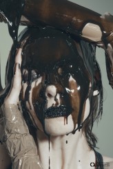 Jola_Nowak                             Sesja inspirowana ferrofluidem .
Praca została wyróżniona przez Make up Trendy magazine

Fotograf: Ewelina Słowińska
Modelka: Anna Maria Mika            