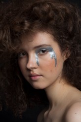 Monikawiz                             Photo: Agata Faraś
Model: Blanka Buszta
Make up/Hair: Monika Gałecka            