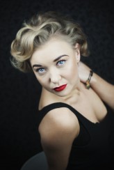 Grzeslaw_portretuje Modelka: Marta

fryz instagram:grzeslawczesze