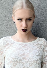 wikaas model: Julia @ZUZU Agency
