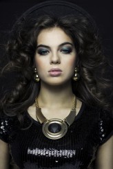 xxkajaxx fot: Magda Moniczewska
makijaż i fryzura: Ola Franczak
stylizacja: Gabriela GABA Porabik - Stylista