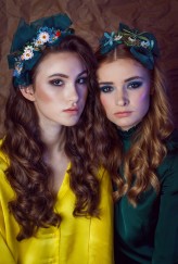 Kklaudia36 Modelka: Aleksandra Hyra, Klaudia Rauer
Make-up: Anna Hetmańczyk-Kaczyńska
Fotograf: Magdalena Zimnik
Styl: Katarzyna Długosz
Biżuteria: Agnieszka Kloc