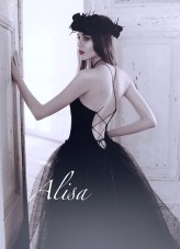 Alisa-wedding Black wedding dress Kristen collection Alisa 2016, available in stock in black with glitter, the colors of white with silver glitter and ecru with gold on request. http://boutique.alisa.fr