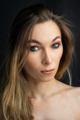 Szyszka_fotografia Pozowała Gosia, a cudowny makijaż wykonała Tatiana. 