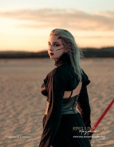 Queen_Ghidorah                             Zdjęcia do magazynu Spellbound Magazine inspirowane sagą Star Wars.
Makijaż i stylizacja wykonana przeze mnie. 
Zdjęcia: Julia Fort 
            