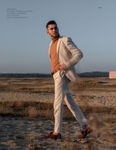 PaulinaPoltorak_Fotografia Editorial 'So Near the HORIZON' for Elegant Magazine
Model Dawid Zapała