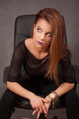 verqa Foto: Mateusz Dalecki
Make-Up & Stylizacja: Weronika Tokarczyk
Modelka: Patrycja Kulpa