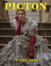 agave Publication: PICTON Magazine
Model: Kasia Lewicka 
Designer: Franciszek Drozdowski 
Photo: Agata Pop