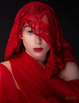 GabrielaMakeup Publikacja: "Scarlet in the Dark" BeauNU Magazine 
Model: Emilia Kostek
MUA: Gabriela Pyclik 