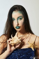 Wela 
Makijaż&stylizacja: Wela (Ewelina Kurek)
 Photo 2/4
 
 Inspiracja : kolor niebieski
 