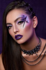 focusedonbeauty Edytorial "But it isn't for y'all" dla Make-Up Trendy | Modelka: Gabriela Ocłoń | Makijaż: Agini Makeup Artist z agencji MUA Familia