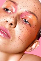 melii_wil Fresh & Pink Explosion dla GLOW Mag



Fotograf/Retuszer: Natalia Mrowiec

Modelka: Anna Kubaczka

Make-up artist: Pamela Wilczynska