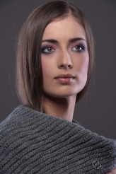 sebag                             modelka: Kasia; wizaz/stylizacja: Magda Szczesniak            