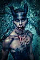 aharai_photography tytuł: &quot;Moje Demony ze Mną się Rozstają&quot;
Bodypainting : Dominika Saj
