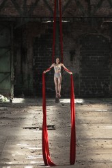 kamilsoczewka Na zdjęciu :

https://www.instagram.com/pytel_acrobatics_artist/

Poniżej film, który powstał w trakcie zdjęć :
https://www.youtube.com/watch?v=S3oQB8ua7P0