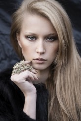 may_be model: Barbara Wowczuk
assistant: Robert M

