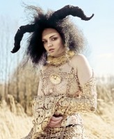 mopii                             foto: Matthew Szyszko modelka: Karolina Basaj kostium: Alicja Gruca peruka/make-up/stylizacja: Karolina M. Bastrykin             