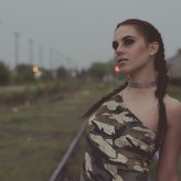 Pamolina                             Projekt specjalny.
Body z moro aksamitu, na jedno ramię. Niesamowicie wygodne, idealnie wpasowało się do tematu sesji.

Choker: Sinsay

Modelka: Monika            