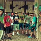 waskiphoto Sesja plenerowa ekipy hiphopowej i ich nowej kolekcji ciuchow Ganja Mafia