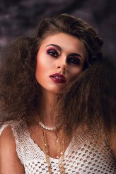 ewas                             The Golden 20's
model: Patrycja Adamczyk
make up & handmade dress & accessories - Ewa Sala
hair - Sylwia Gac
photographer - Piotr Werner            