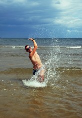 patrick94 Sesja zdjęciowa prosto z Bałtyku 2023.
#relax #plaża #świnoujście #models #boy #bałtyk #sesjazdjęciowa #fashion #socialmedia #fotograf #newbalance #jeans #twink #boys #kąpielówki #morze #house #mężczyzna #chłopak #