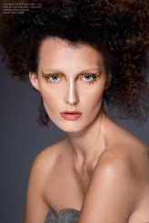 gutaaa Modelka: Oliwia Wcześniak
Foto: Babofoto
Włosy: Ola Dubiel Hair
Makijaż: Anna Czapnik Make Up Artist
