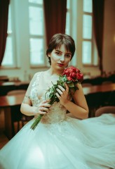 JuliaWeronikaMarta Plener fotograficzny zorganizowany w Czerwonym Ratuszu przez TheBestofSzczecin
Suknia: Fanfaronada