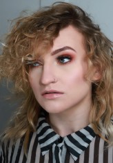 AdrianaStyrenczak Modelka : Vira Poliak

Makijaż i Fotografia : Adriana Styrenczak