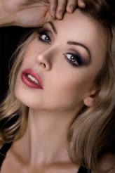 ELphoto Makeup by model