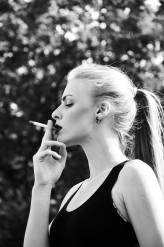 wera9501 Dziewczyna z papierosem 