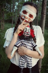 noir_soleil Creepy clown girl
