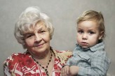 revue Babcia z wnuczkiem, zdjęcie robione na 80urodzinach babci