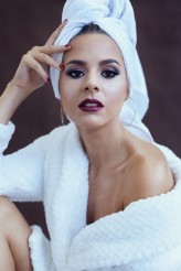 anet_v photographer: Aneta Walus
model: Julia Gajda
make-up: Katarzyna Żurawska