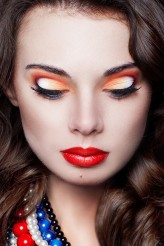rima19 modelka - Natalia Gwóźdź
make-up - Katarzyna Pasek
studio - Bogdan Bugajski
projekt - Swietlana Mikuś