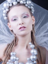 elberethstyle "Frozen bride" beauty editorial.
Mod. Sylwia Sllver Paszkowska