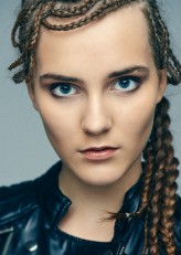hzw fot: Emil Biliński
mod: Oksana Popiela 
styl: Katarzyna Sokołowska 
hair: Hela Hair