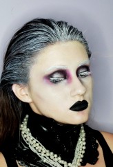 agnesplum gothic makeup