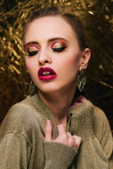 FoxBrush fotograf: Wojtek Biały
modelka: Idalia Baryła
makijaż: ja :) Marta Chojecka