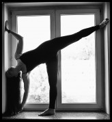 bozwaw In light yoga
Yogini Rachele Wieczorek 
phot. Bożena Pazgan