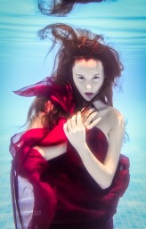 arf underwater session photo from Sony Xperia Z3
model Krysia Ksiezyk
dress Agnieszka Światły