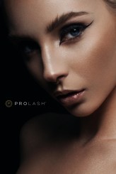 darkoman www.prolash.pl

modelka: Paulina Romanek
wizaż: Natalia Halbina