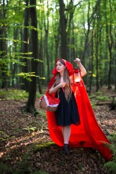 Blooondyna Little Red Riding Hood